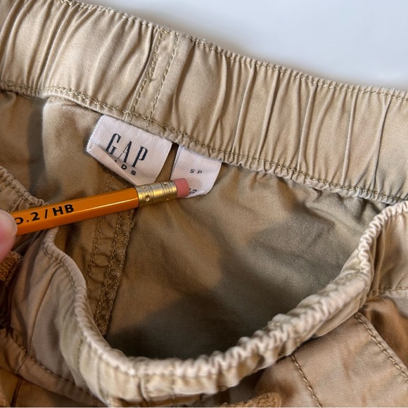 Three pairs of boys GAP shorts - Picture 11 of 14